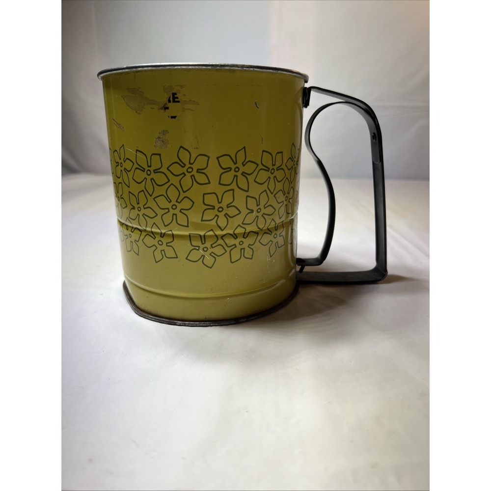 Vintage Androck Flour Sifter - Yellowish Green w/Daisy Design & Black Handle